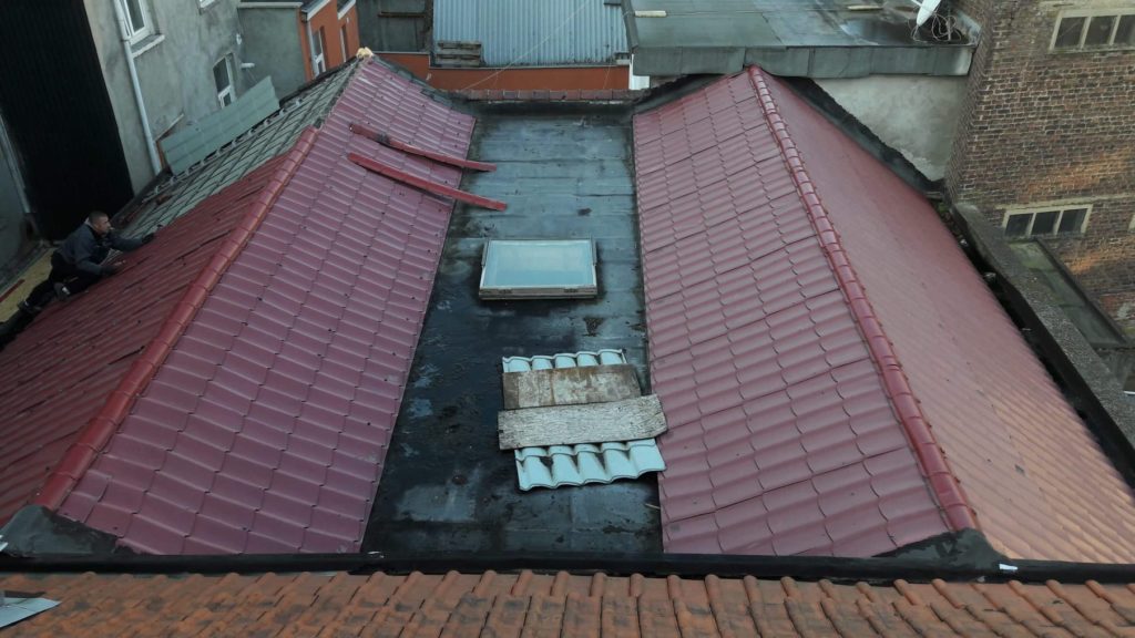 Dakrenovatie: verwijderen van oude dakbedekking